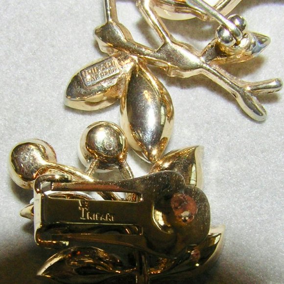 ALFRED PHILIPPE for TRIFARI c1940s Milk Glass Demi - Picture 3 of 3